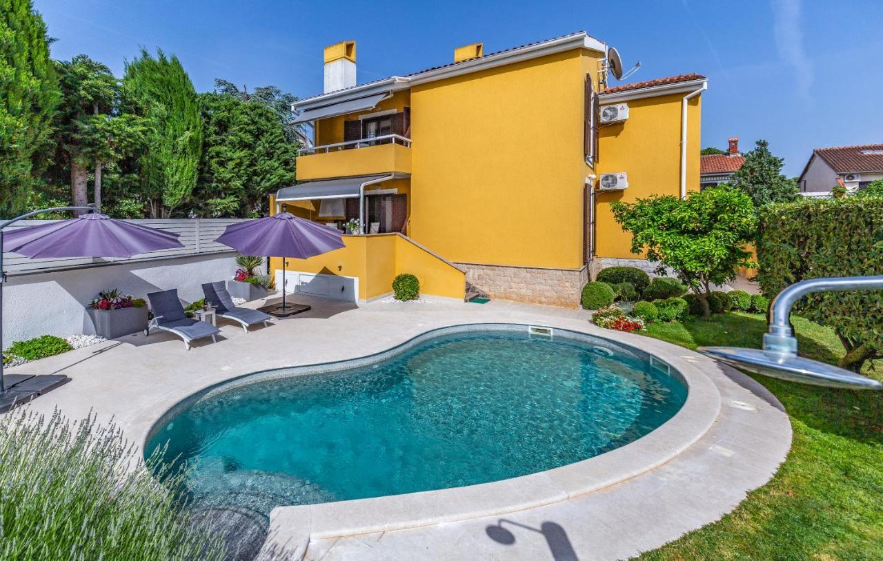 Villa Jasmine With Swimming Pool
