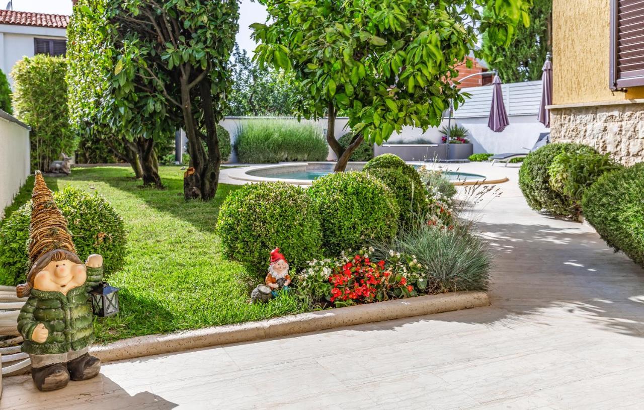Jasmine With Swimming Pool Villa Pula